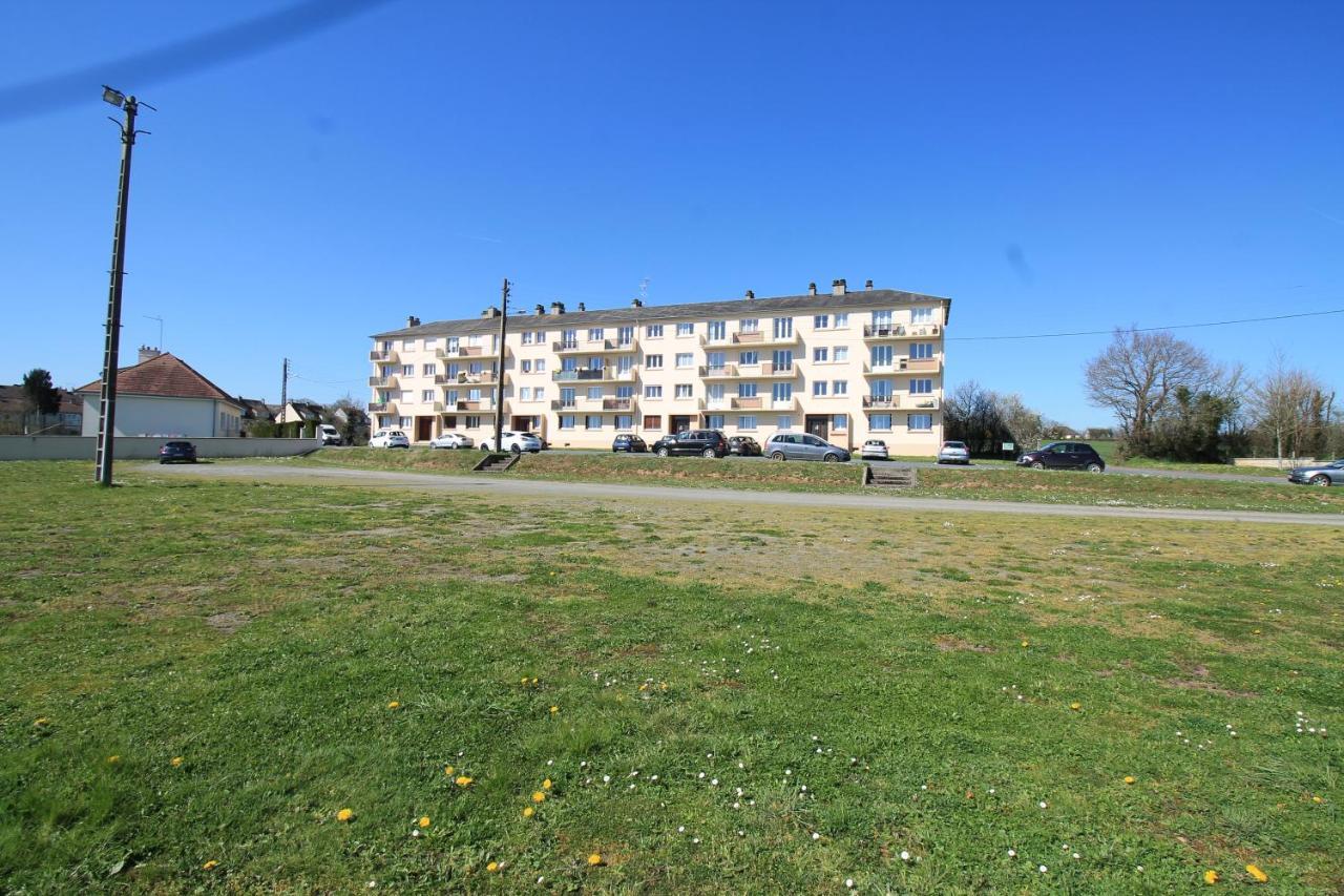 Valley View Retreat: Fully Renovated Apartment with Free Parking and Streaming Pont-Hebert Exterior photo